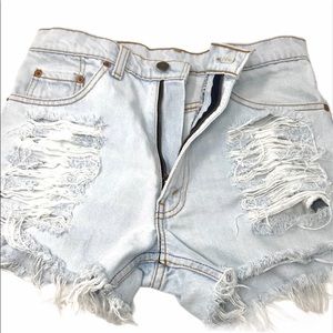 Levi’s 550 Daisy Dukes Jean Short Shorts 28